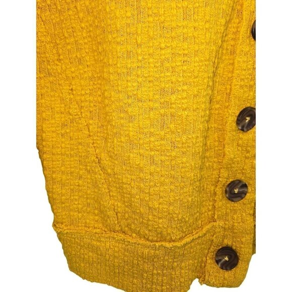 Two by Vince Camuto Sz M Mustard Yellow Slub Knit Button Cardigan Exposed Seams - Picture 3 of 6